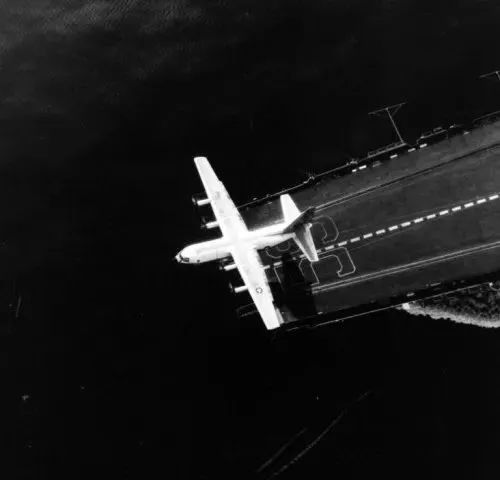 C-130上舰的故事