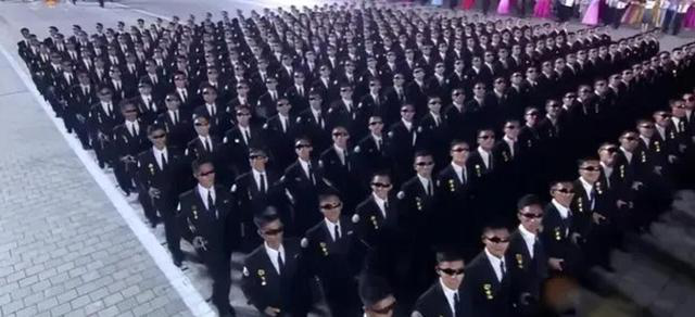 朝鲜的黑客帝国？朝鲜阅兵式上的黑衣人部队，到底什么来头？