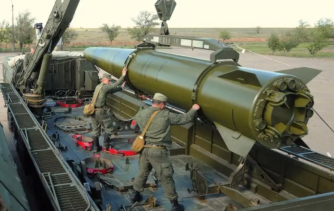 重磅！乌克兰举行秘密会议，俄罗斯“伊斯坎德尔”导弹从天而降！网友：炸死一堆大佬！