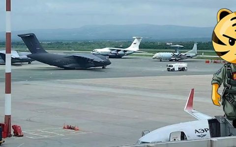 歼16亮相海参崴，机场一幕令人震撼！俄民众：竟还有这种顶级侧卫