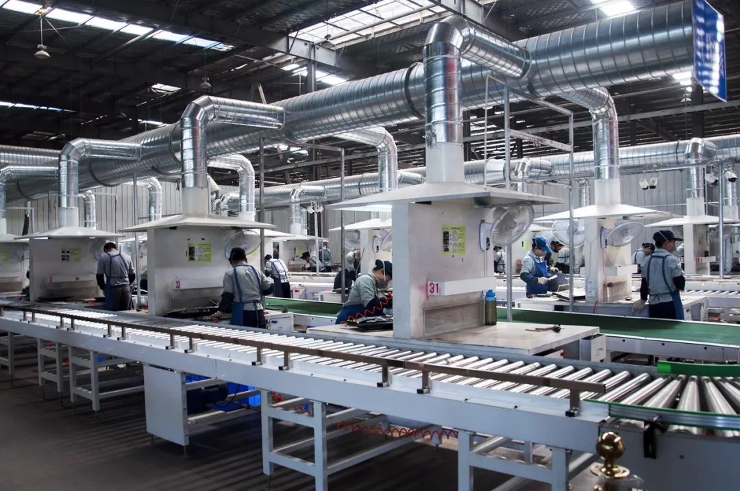 数字游民：拿着一线城市的工资，我在老家嘎嘎乱杀。