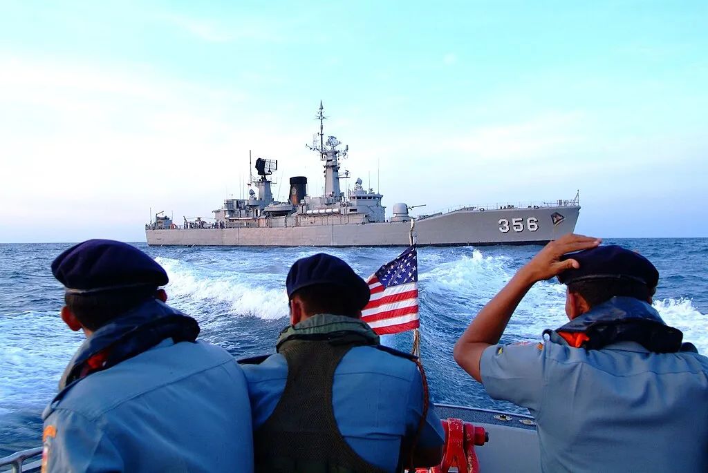 离谱！全球海军实力排名印尼第四？韩国第五？两栖攻击舰比中国还多？