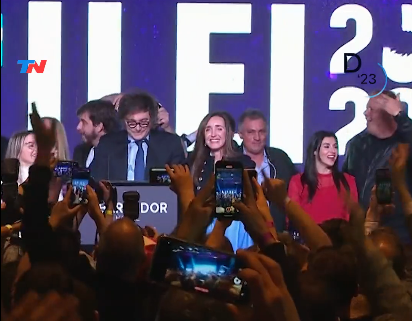 “烧毁”央行，全国彻底“美元化” ，这位总统候选人语出惊人！国家通胀已爆棚，有商店停售卫生纸