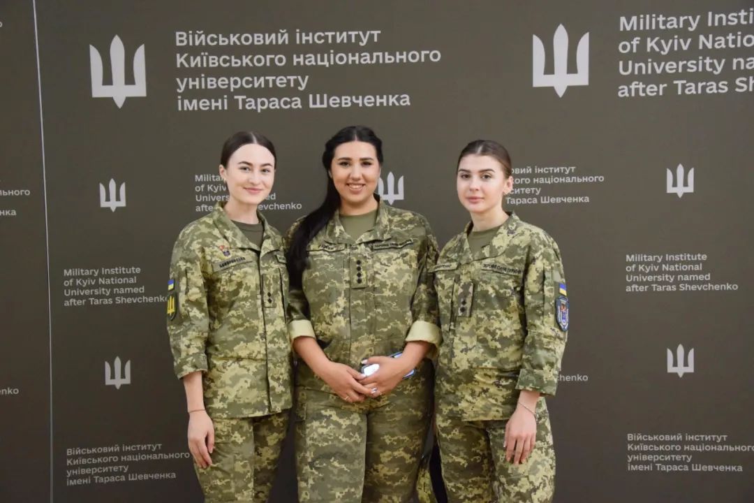 乌克兰基辅军事学院招生？中国网友：“毙”业后包送回国吗？