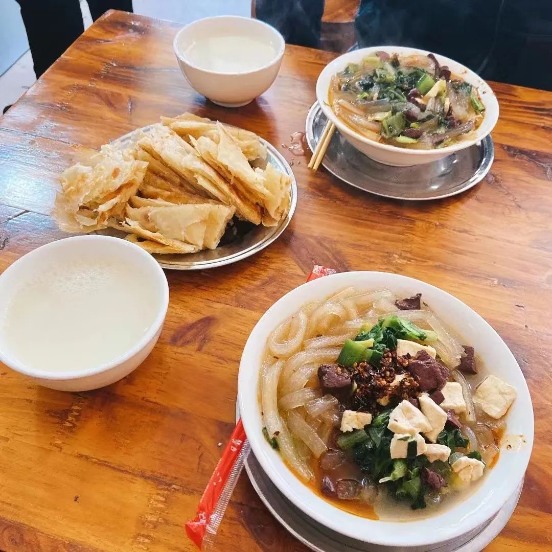 数字游民：拿着一线城市的工资，我在老家嘎嘎乱杀。