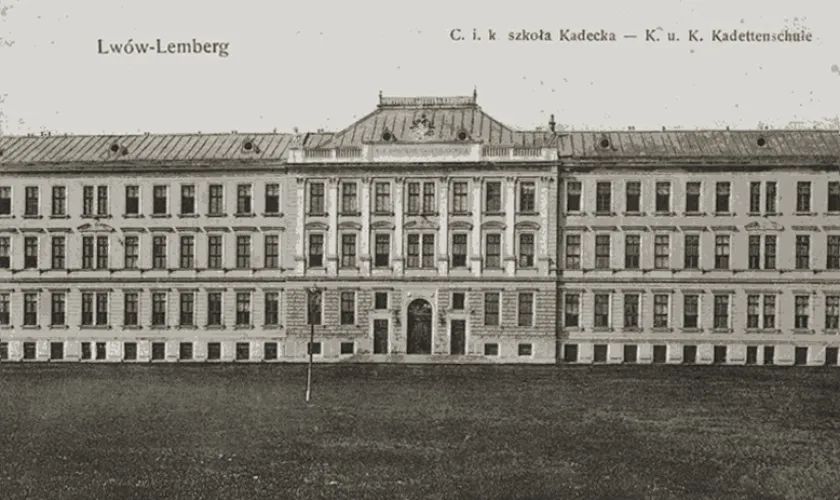 乌克兰基辅军事学院招生？中国网友：“毙”业后包送回国吗？