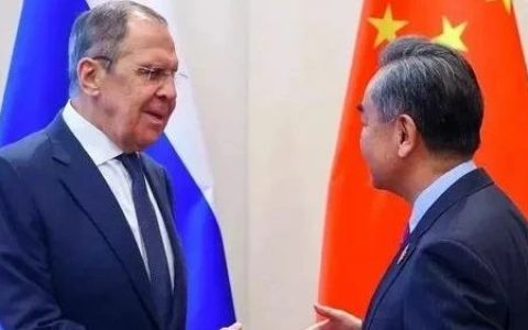 关键时刻，中俄外长通了一个电话