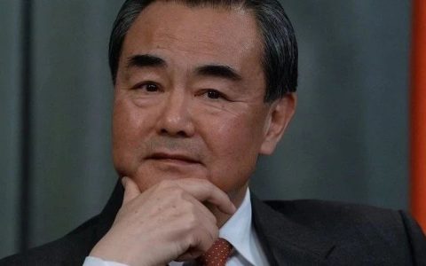 关键时刻，王毅和韩国外长通了个电话，韩国有新承诺