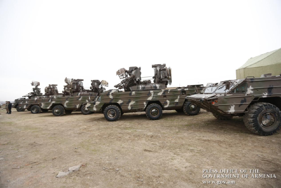 买印度炮备战，结果被暴打？亚美尼亚成了小国生存的反面典型！