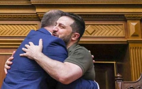 波兰VS乌克兰：拥抱已经变冷！