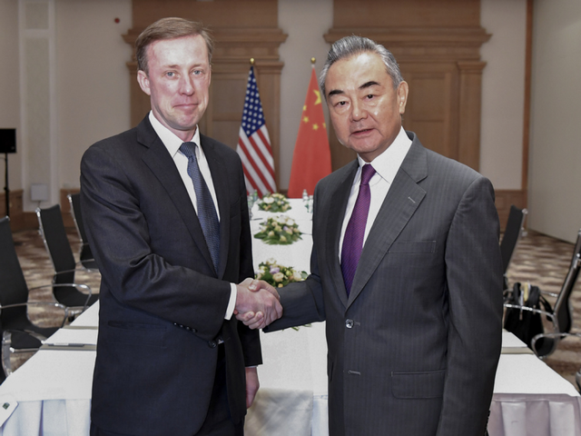 怕被“包饺子”，美军在黄海刹了车，中方十年磨剑，让美国露了怯