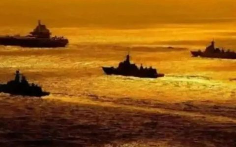 山东舰突然亮相，航母打击群“包场”太平洋，解放军已摆好阵势