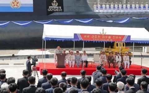 朝鲜新概念“核潜艇”，两种核导弹上垂发，细看还是有中国的底子