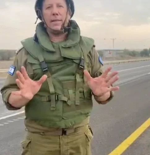 “哈马斯天兵”靠廉价动力伞杀崩以色列！这种经验解放军需要学习吗？