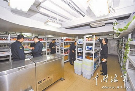 谁说军迷都喜新厌旧？辽宁舰已经服役11年了！