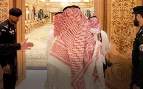 娶了38个老婆，生了127个孩子，沙特老国王是怎么解决继承问题的？