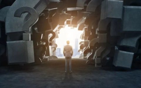 突发！知名车企董事长和家人被曝已迁居美国，员工：不重要，希望把薪资补齐