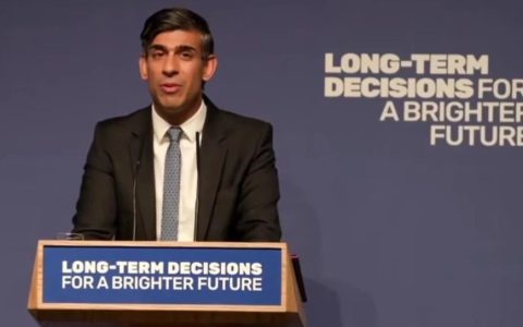 英国首相发帖称，邀请中国参加这个会“绝对正确”