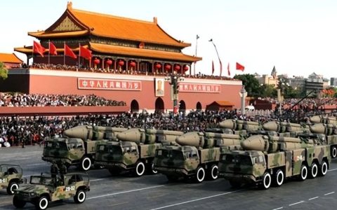 打扫院子，我们准备开门“迎客”，敌对势力懂得并且恐惧