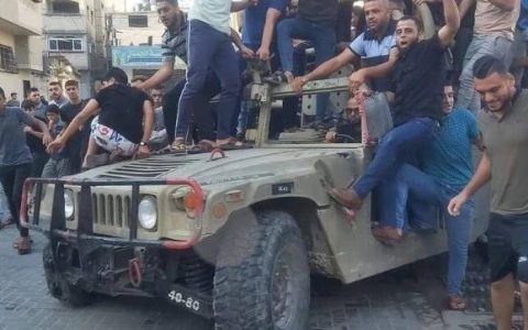 进入战争状态！以色列遭遇50年来最大攻击