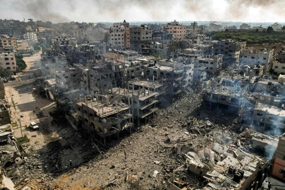 医院遭轰炸，超500人身亡，“加沙的生命正在耗尽”