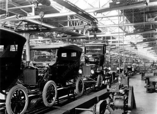 汽车、无人机与国运