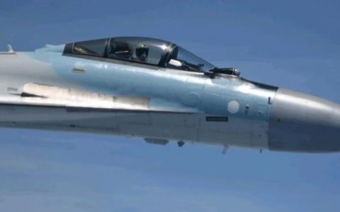 美媒称：P-8A在南海遭解放军拦截时，正在跟踪山东舰