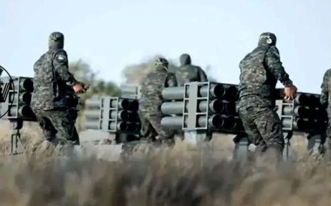 ​富则莱茵金属，穷则莱阳钢管？袭击以色列的火箭炮是什么型号？