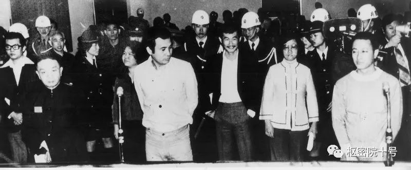 2万份“永久机密”文件解密，他们慌了……