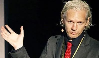 当代罗宾汉陨落，自由美国要弄死阿桑奇！