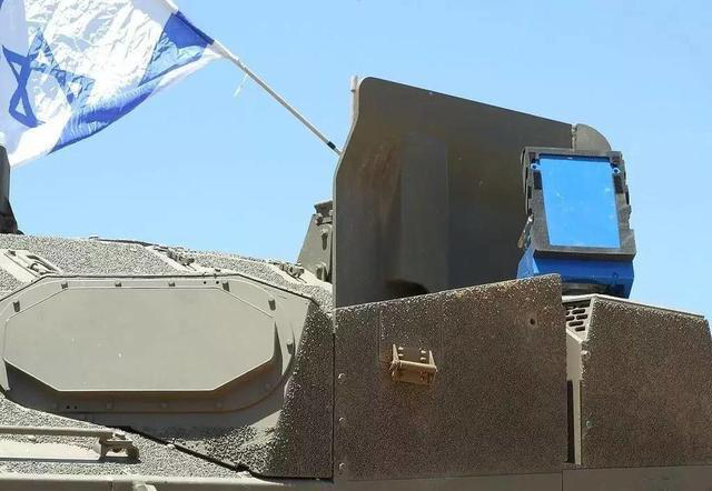 以色列坦克上面加顶棚，模仿印度俄罗斯？中国坦克也要学习吗?