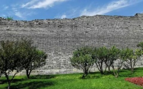 北京拆除城墙的真正原因 — “战备”