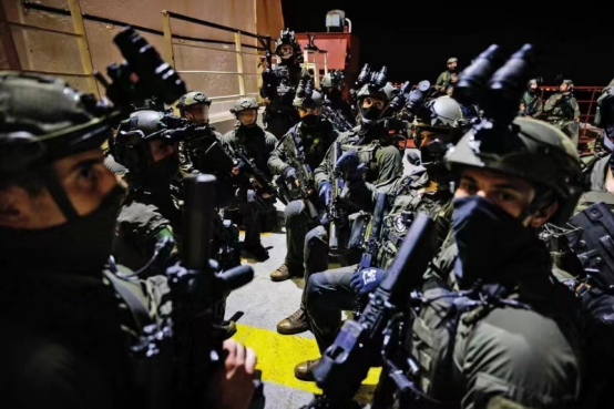 “哈马斯天兵”靠廉价动力伞杀崩以色列！这种经验解放军需要学习吗？