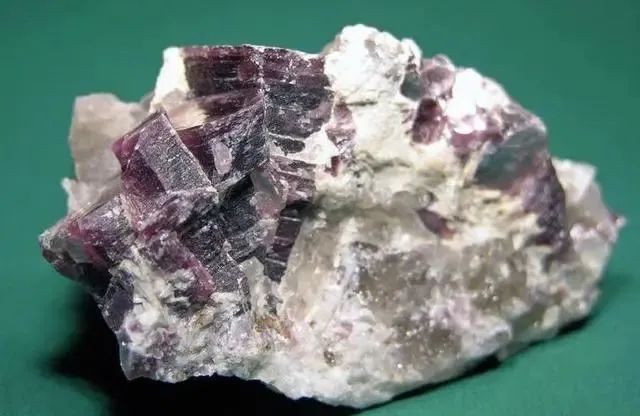 反杀中国锂业？！美探出世上最大锂矿，含金量到底如何？