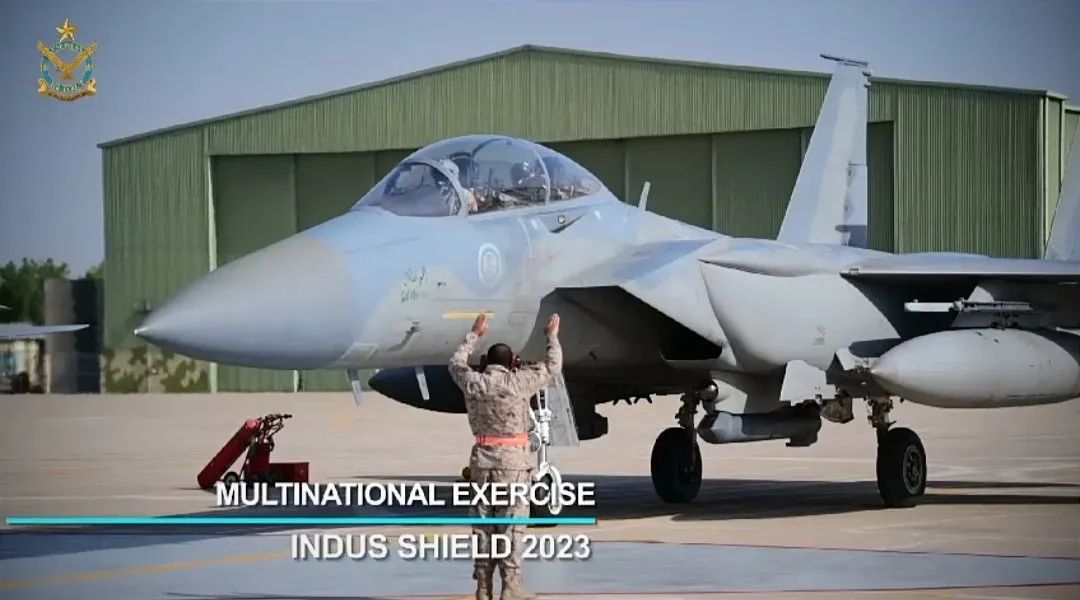 中国武器展示实力的机会来了！14国战机同台竞技，歼-10、枭龙正式迎战北约战机！