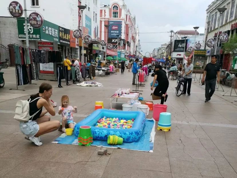 涌入东北黑河的俄罗斯人，成了流量密码