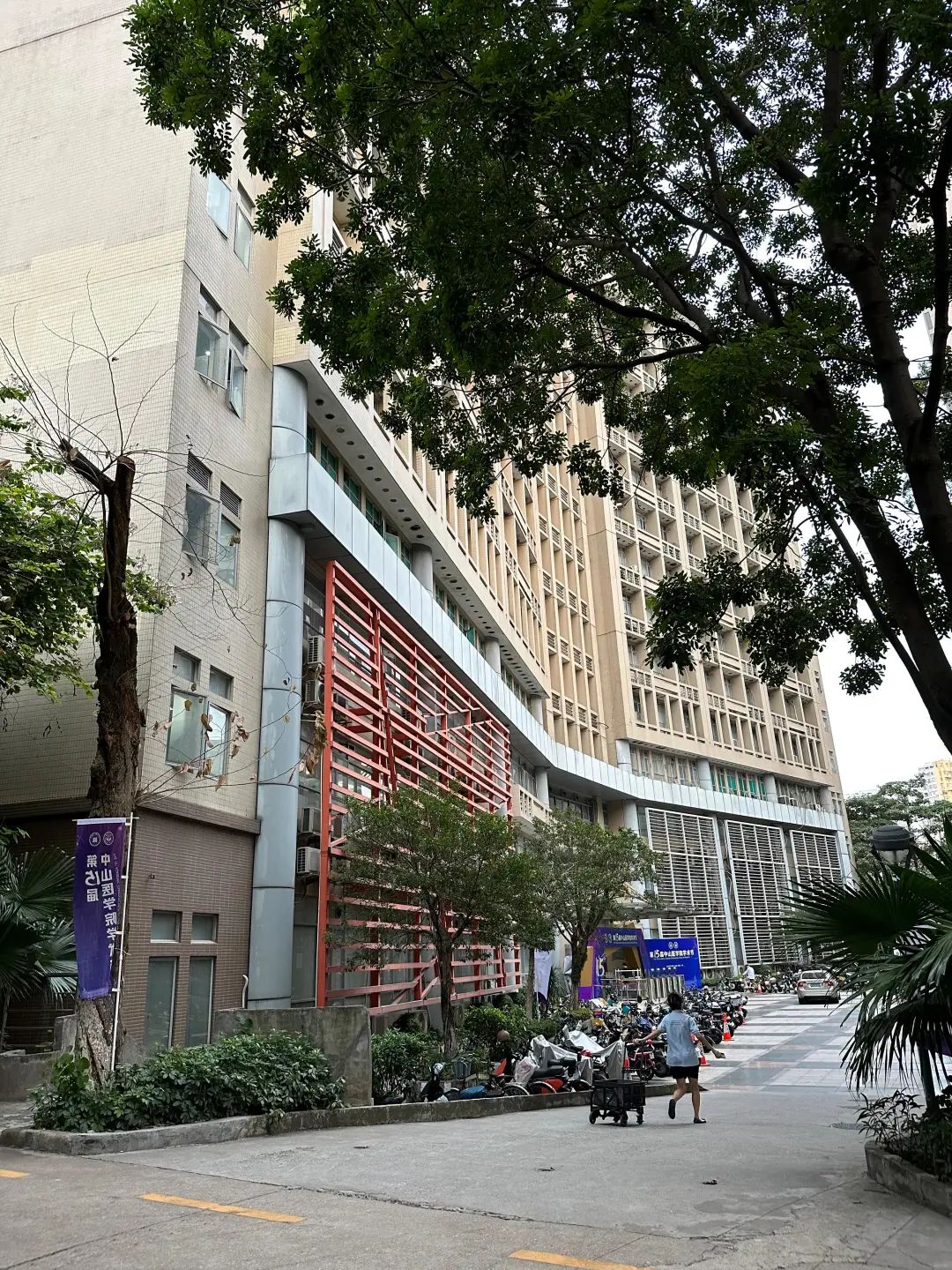 中山二院乳腺肿瘤实验室已拆除？记者实探→