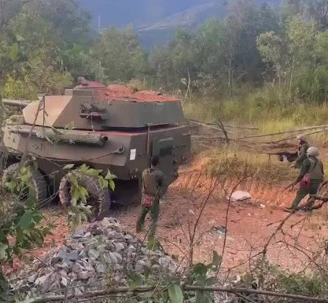 树上长95步枪，地里捡子弹？果敢同盟军的武器装备到底从哪来？