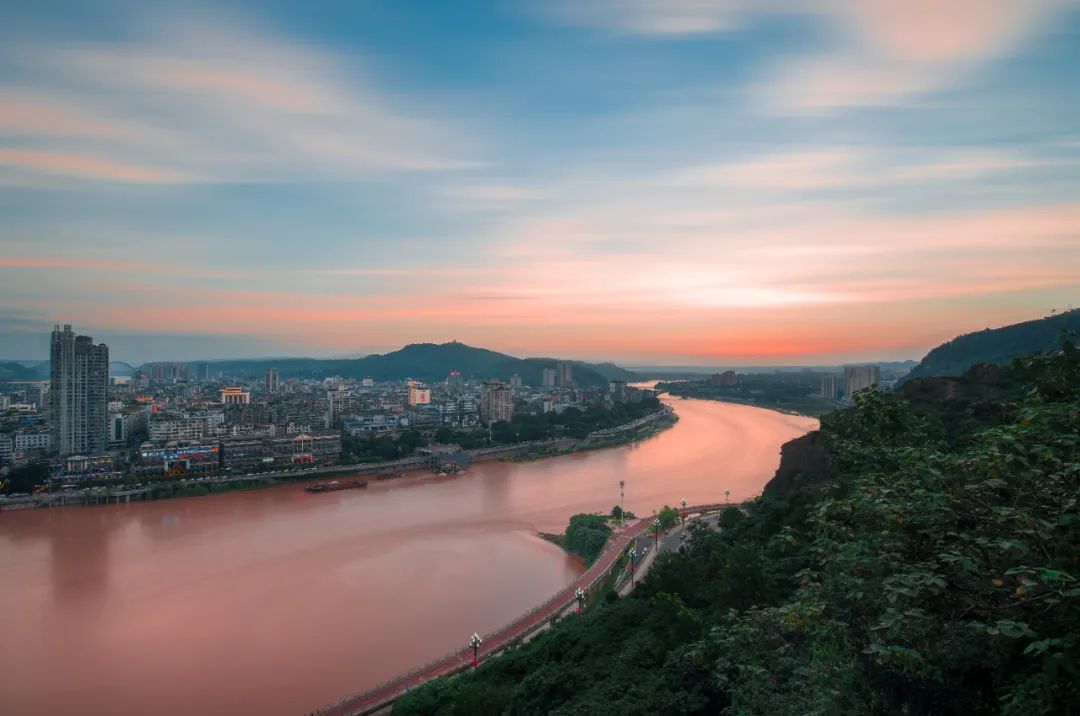 与洪水作战：缺乏现代科技的古人如何治理长江？