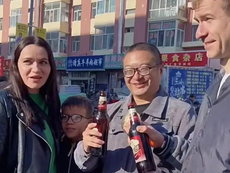 涌入东北黑河的俄罗斯人，成了流量密码