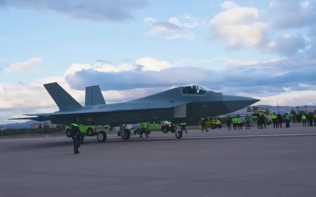 继中美俄之后，全球第4款重型五代机即将首飞！和歼20比差远了