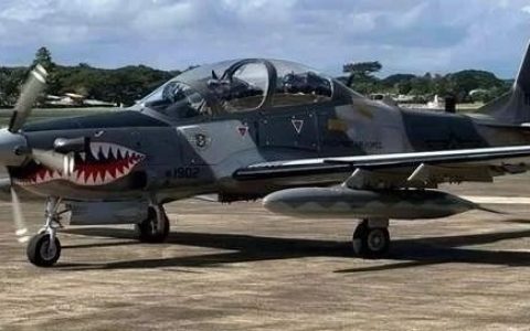 菲澳正联合巡航，解放军战机编队“杀”了进来，飞行员过于克制