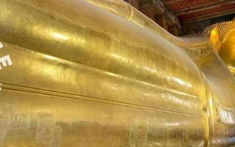 不在雍和宫求财了，年轻人挤在卧佛寺求offer