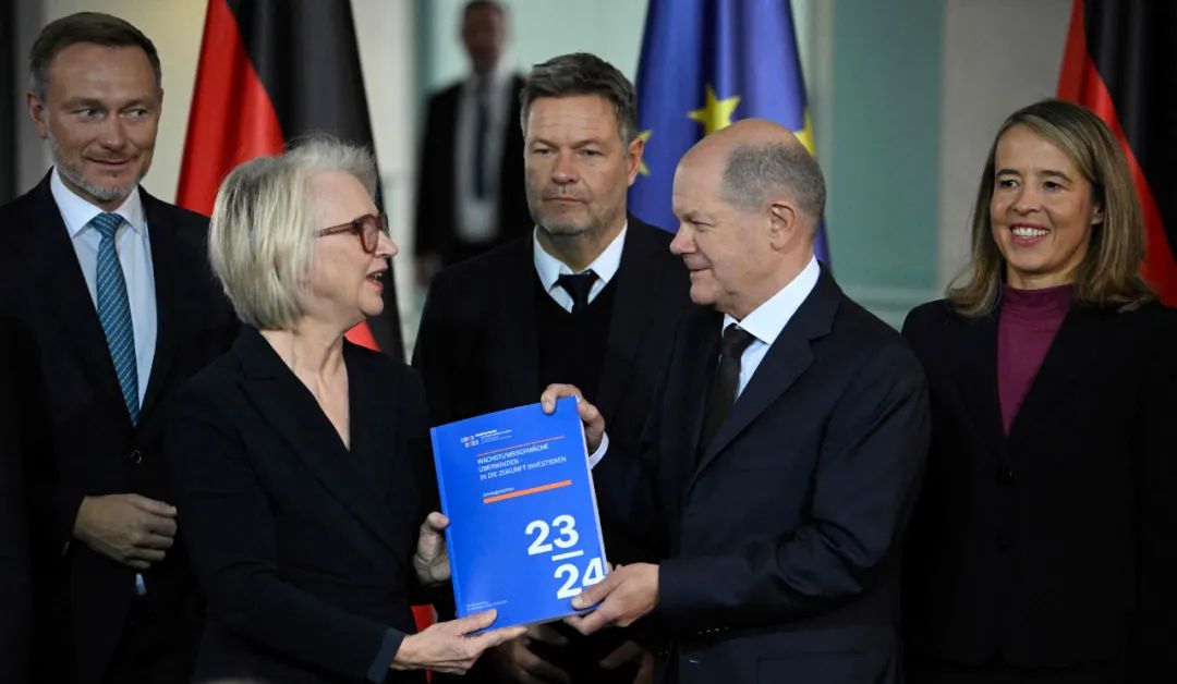 德国，“国家危机”