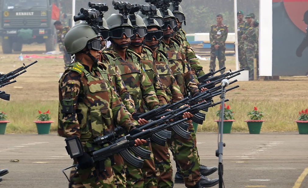 树上长95步枪，地里捡子弹？果敢同盟军的武器装备到底从哪来？