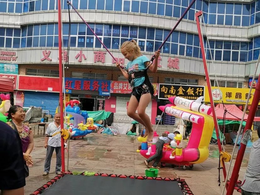 涌入东北黑河的俄罗斯人，成了流量密码