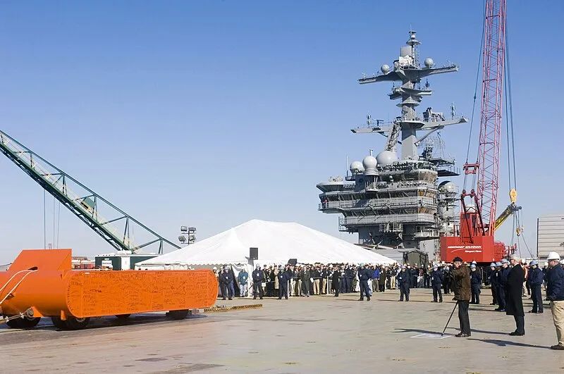 “福建”舰弹射了个“红色小车”入海，电磁弹完航母就要海试了 ？