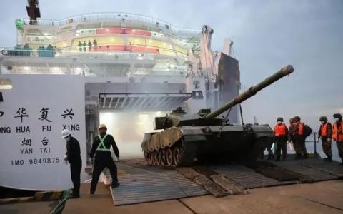 美国人感叹麻烦大了：中国三年造了这么多巨舰，让人难以置信