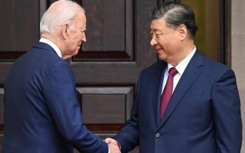 中美对两国关系承担共同责任，不存在美方那种单向自由