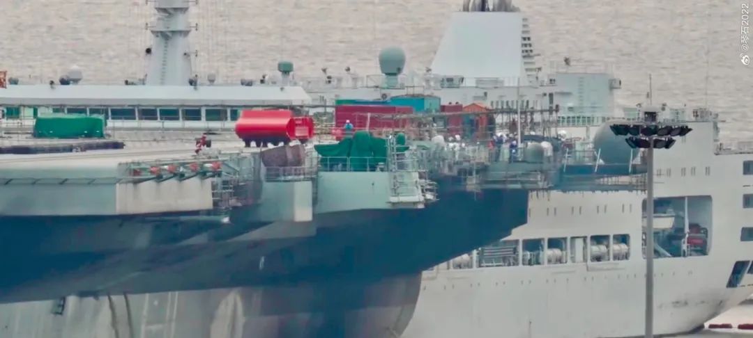 “福建”舰弹射了个“红色小车”入海，电磁弹完航母就要海试了 ？